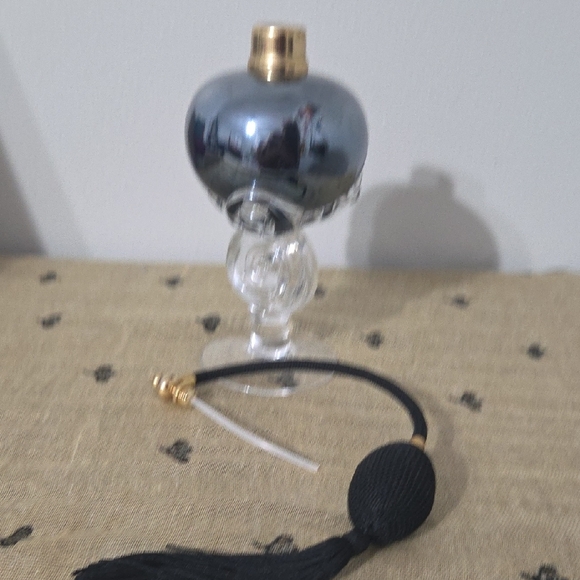 Elegant BLUE IRIDECENT VINTAGE PERFUME ATOMIZER - Picture 6 of 9